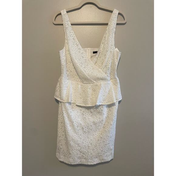 NWT $178 Trina Turk Size 14 White Peplum Dress Eyelet Flower Lace - Picture 1 of 6